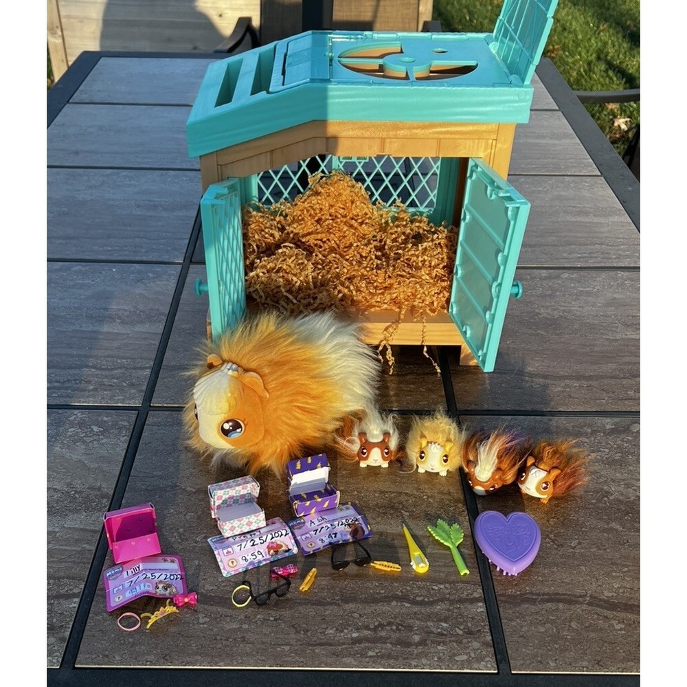 Little Live‎ Pets Mama Surprise Guinea Pig Interactive Animal Portable Hutch Toy